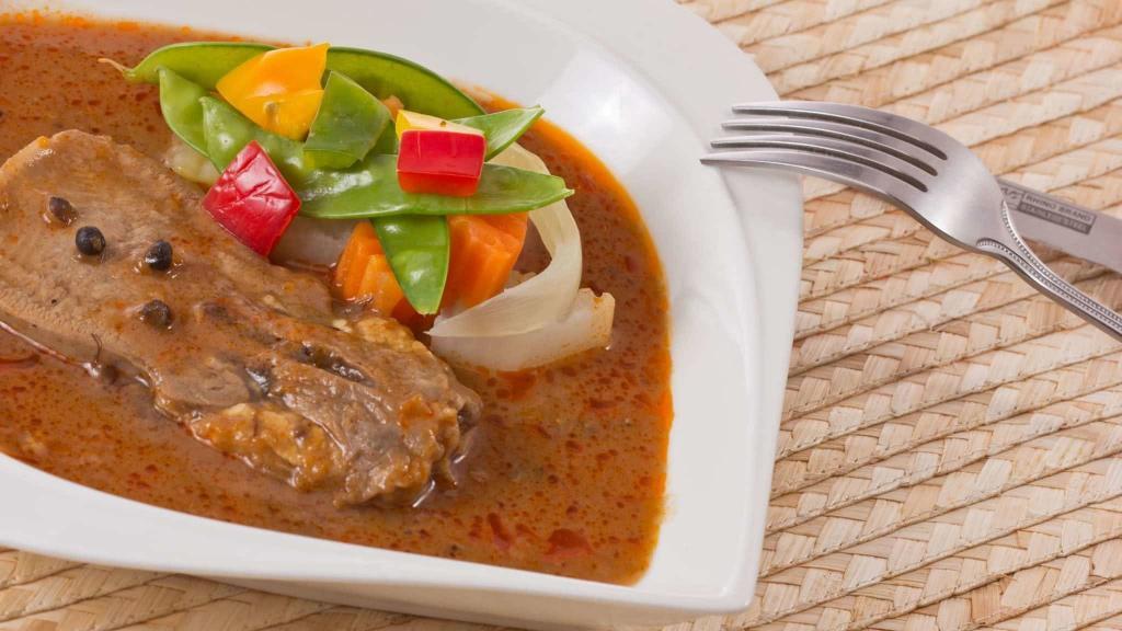 Lengua guisada