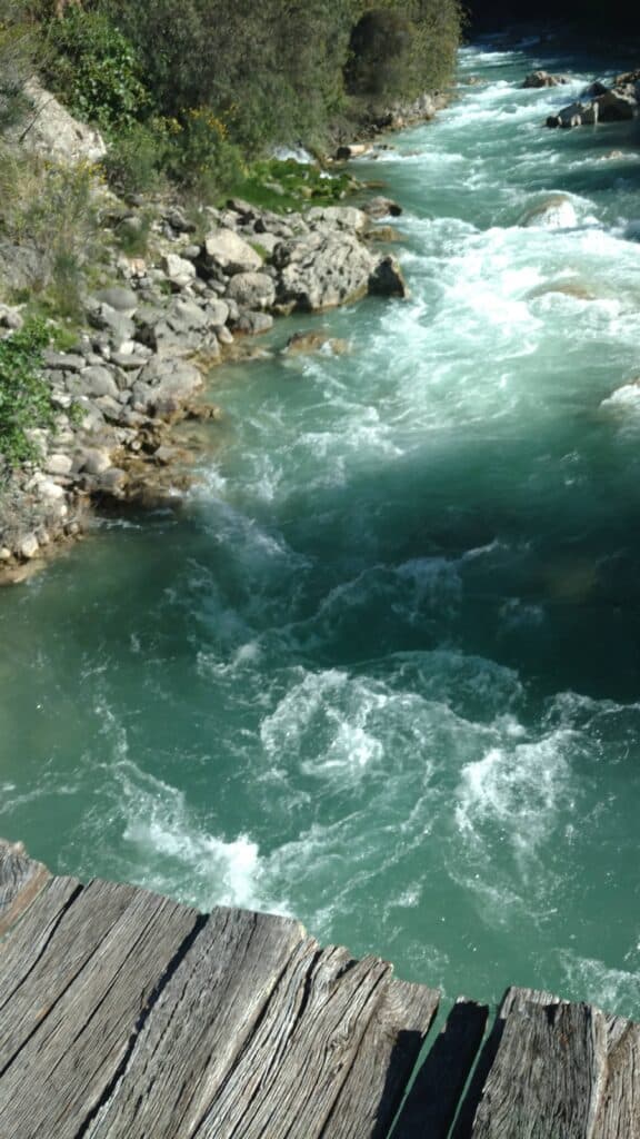 aguas verde turquesa