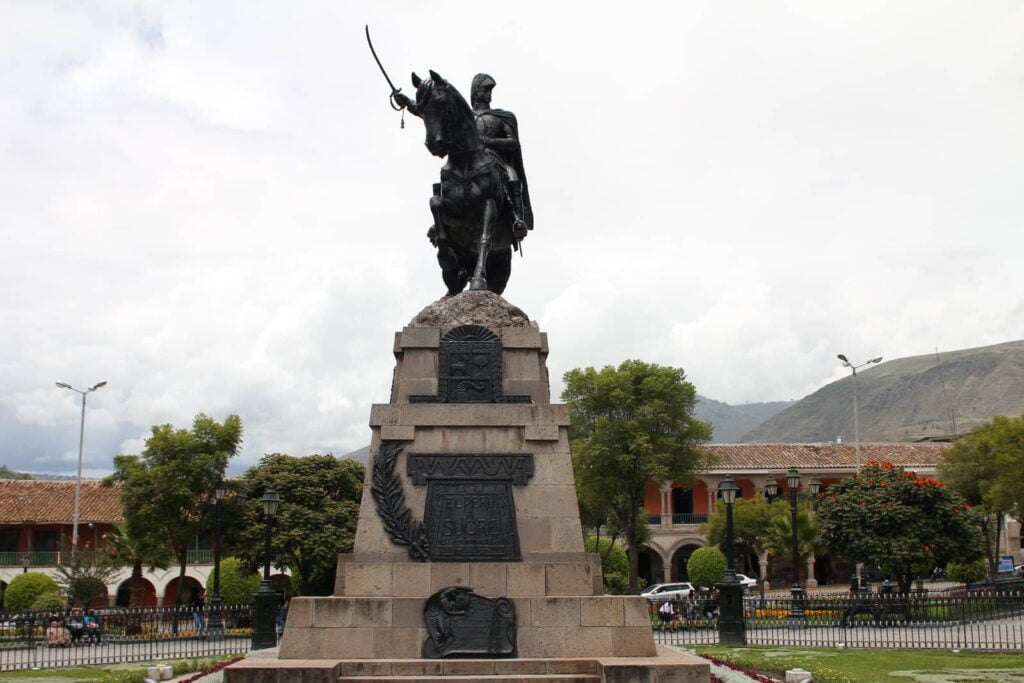 plaza de ayacucho