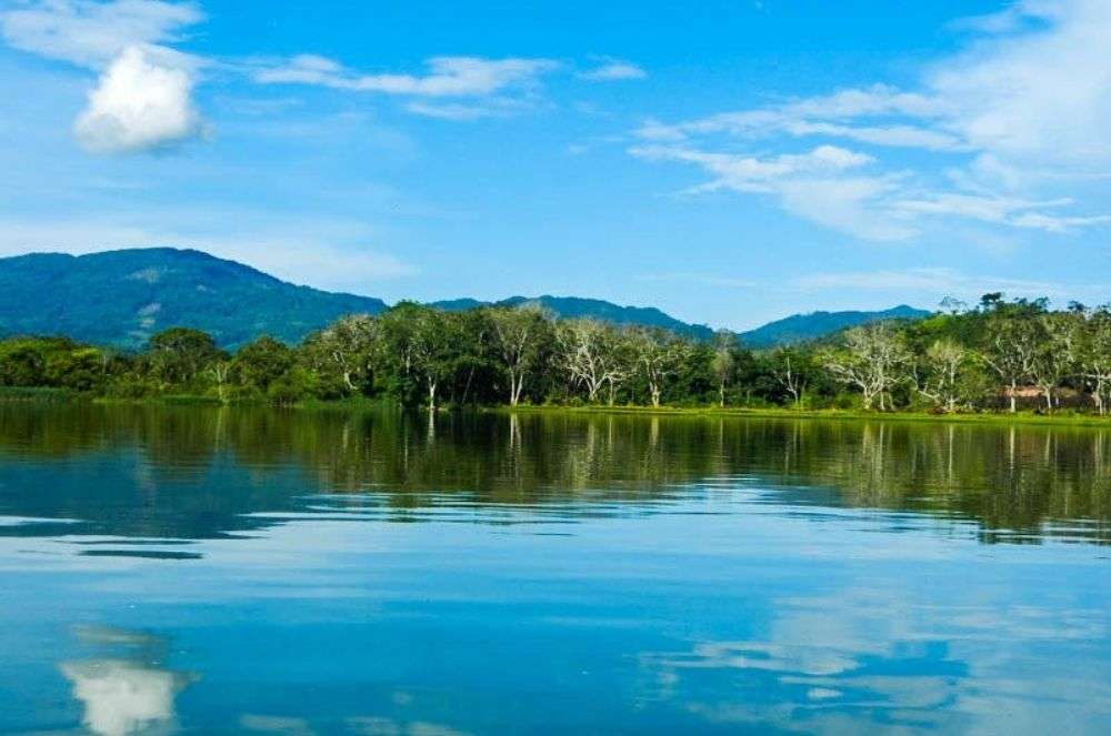 Laguna Azul Rioja Huinco